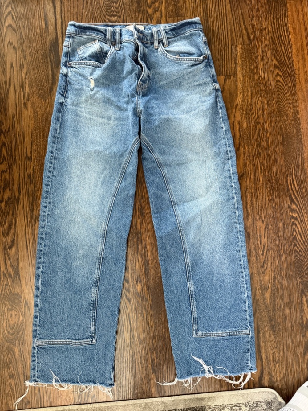 We The Free Men's Light Blue Straight Jeans with Frayed Hem